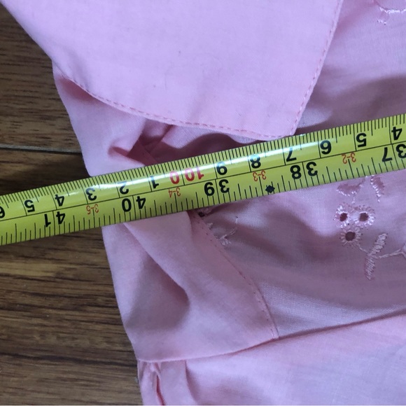 Adorable Pink Vintage Dress with Eyelet Details - Picture 7 of 8